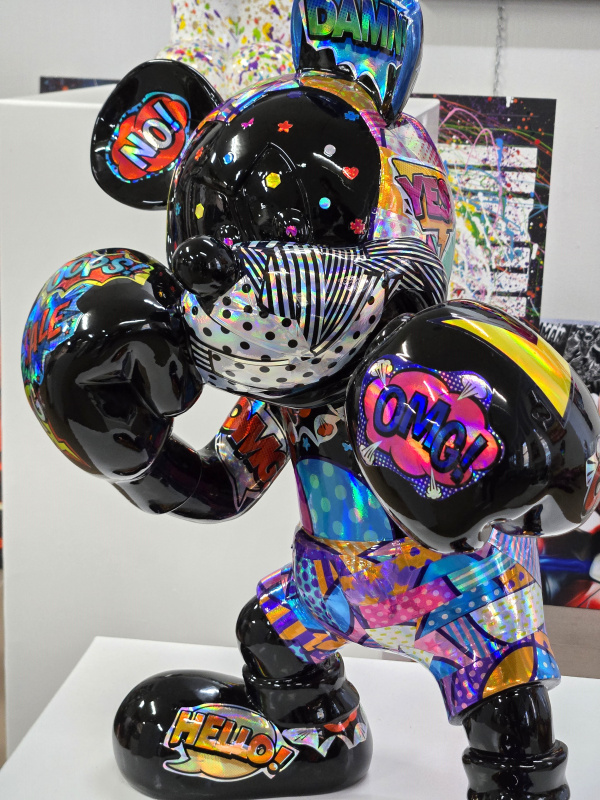 Holographic Sculpture Boxer Mickey - Add a Unique Piece to Your Collec 2